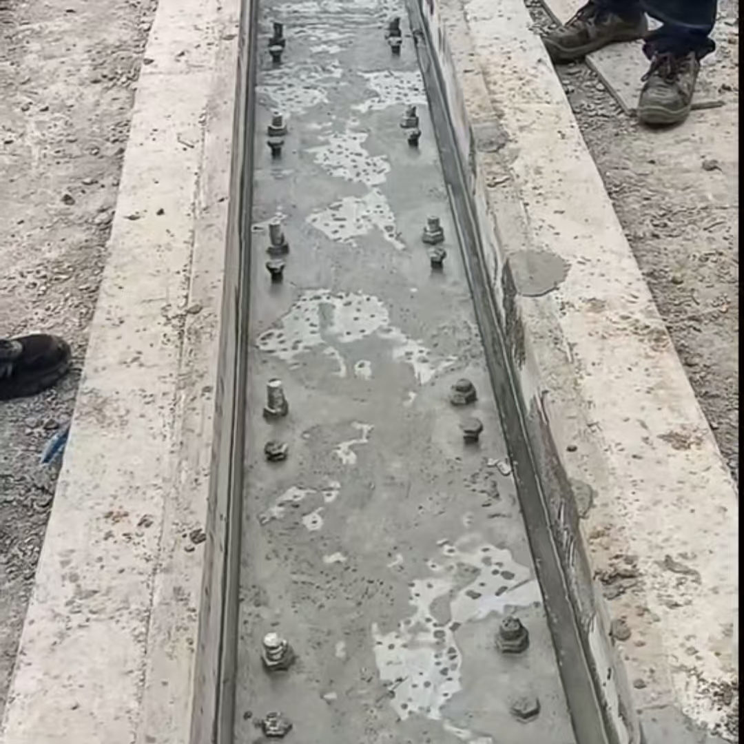 蕉岭港口码头起重机龙门吊重型机械设备稳固用早强快凝轨道胶泥